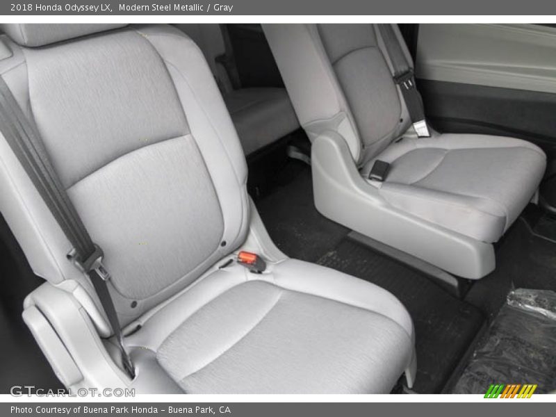 Modern Steel Metallic / Gray 2018 Honda Odyssey LX