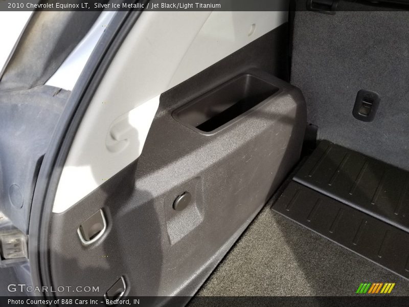 Silver Ice Metallic / Jet Black/Light Titanium 2010 Chevrolet Equinox LT