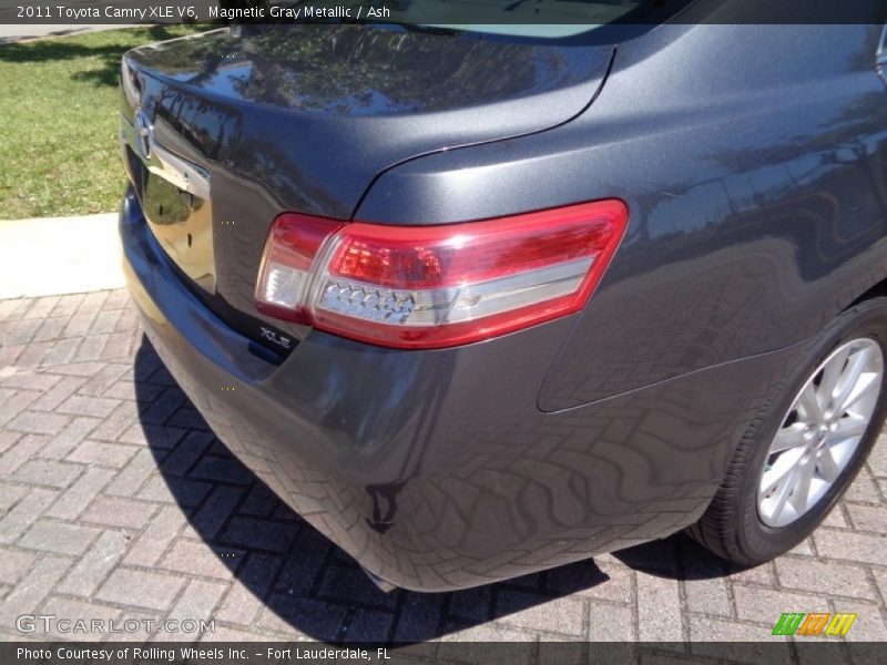 Magnetic Gray Metallic / Ash 2011 Toyota Camry XLE V6