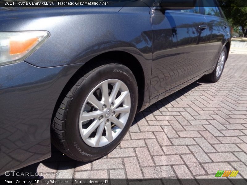 Magnetic Gray Metallic / Ash 2011 Toyota Camry XLE V6