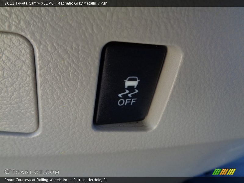 Magnetic Gray Metallic / Ash 2011 Toyota Camry XLE V6