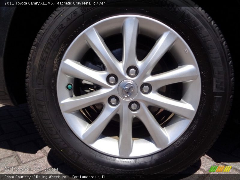 Magnetic Gray Metallic / Ash 2011 Toyota Camry XLE V6