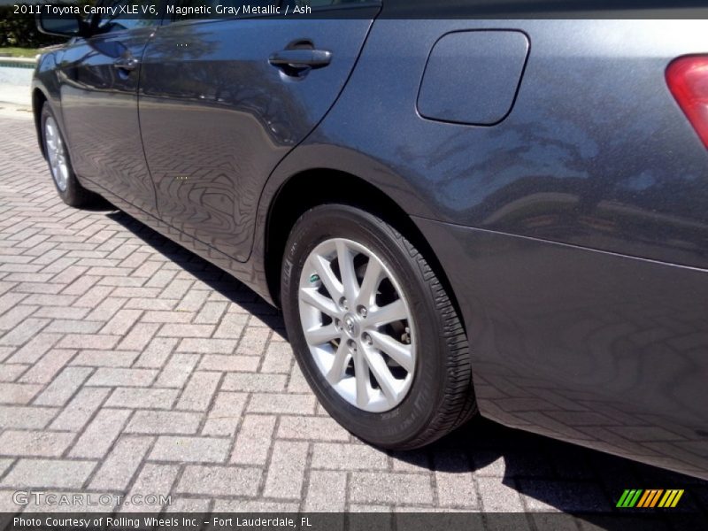 Magnetic Gray Metallic / Ash 2011 Toyota Camry XLE V6