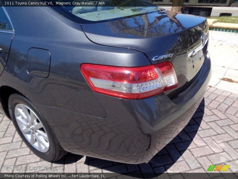 Magnetic Gray Metallic / Ash 2011 Toyota Camry XLE V6