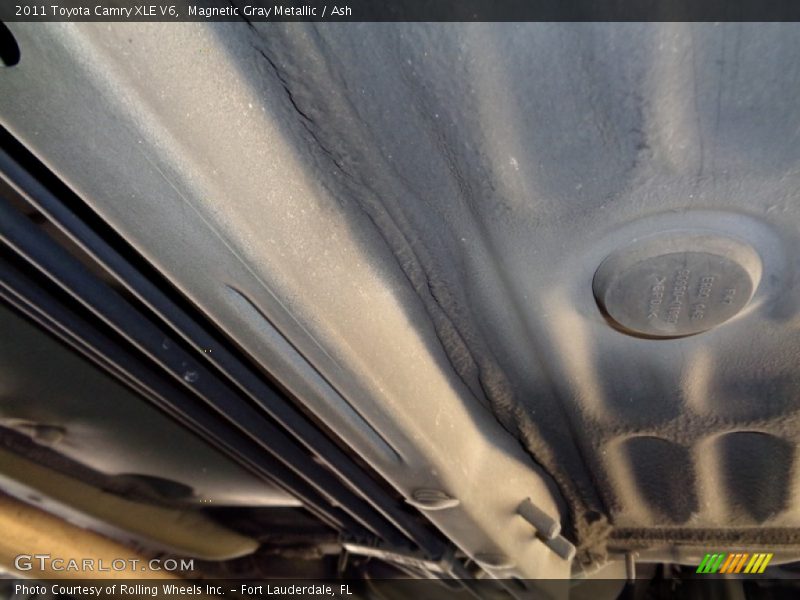 Magnetic Gray Metallic / Ash 2011 Toyota Camry XLE V6