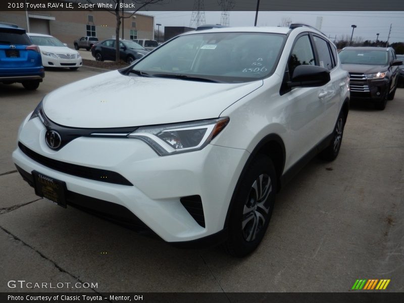 Super White / Black 2018 Toyota RAV4 LE