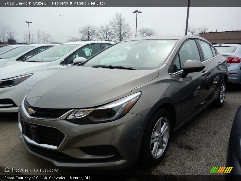 Pepperdust Metallic / Jet Black 2018 Chevrolet Cruze LT
