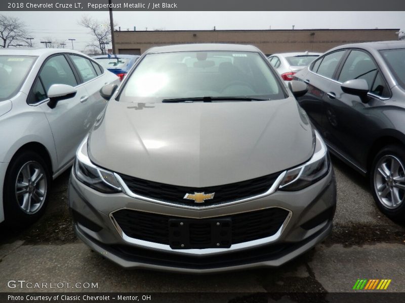 Pepperdust Metallic / Jet Black 2018 Chevrolet Cruze LT