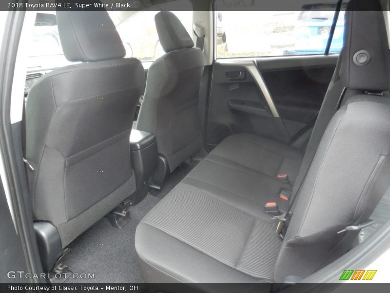 Super White / Black 2018 Toyota RAV4 LE