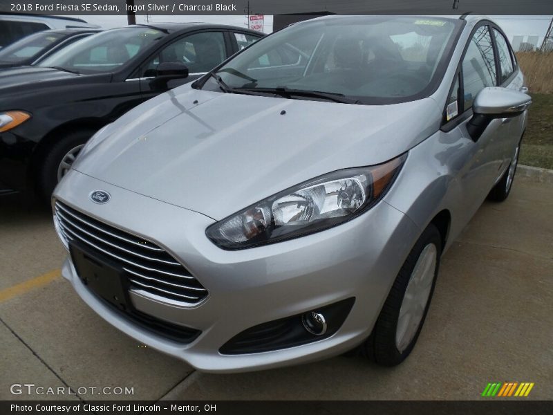 Ingot Silver / Charcoal Black 2018 Ford Fiesta SE Sedan