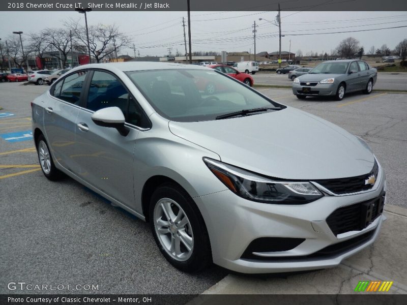 Silver Ice Metallic / Jet Black 2018 Chevrolet Cruze LT