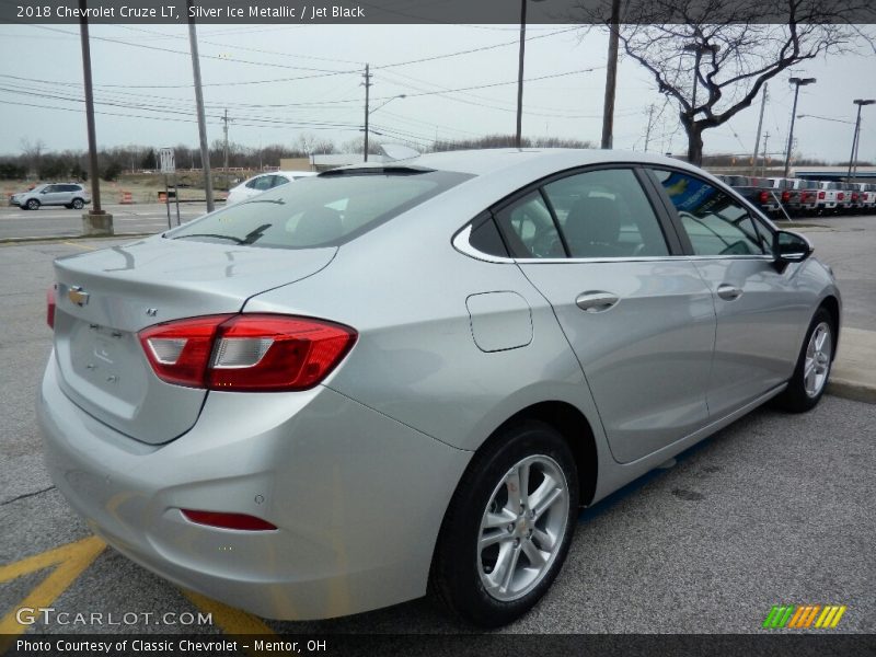 Silver Ice Metallic / Jet Black 2018 Chevrolet Cruze LT