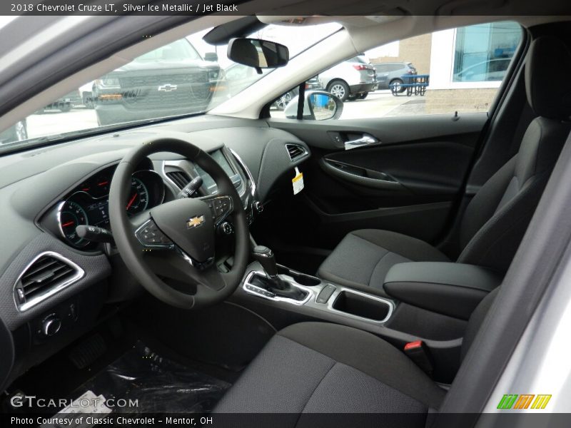 Silver Ice Metallic / Jet Black 2018 Chevrolet Cruze LT