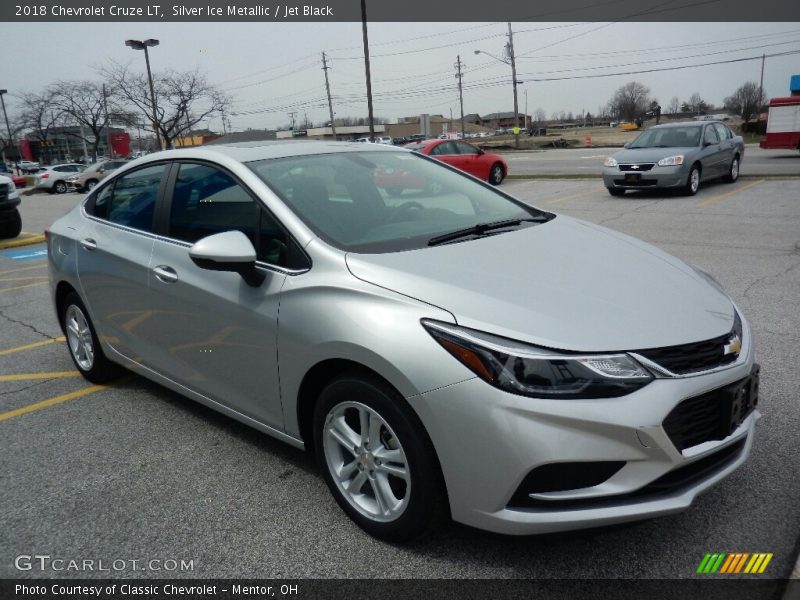Silver Ice Metallic / Jet Black 2018 Chevrolet Cruze LT