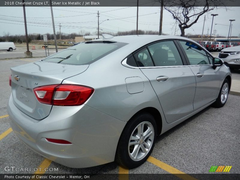 Silver Ice Metallic / Jet Black 2018 Chevrolet Cruze LT