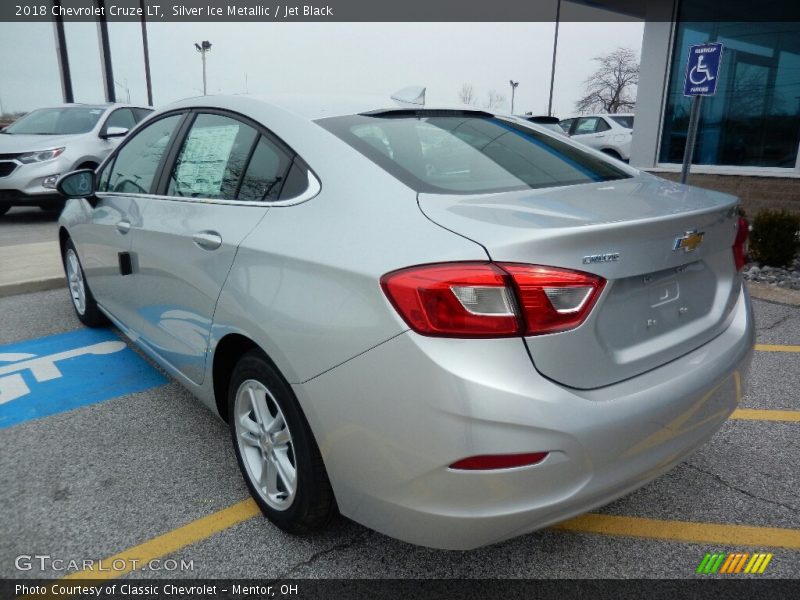 Silver Ice Metallic / Jet Black 2018 Chevrolet Cruze LT