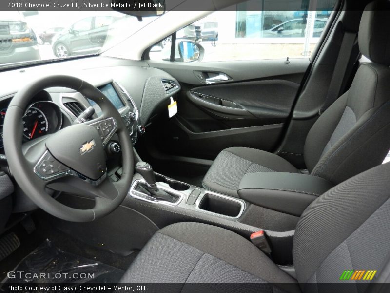 Silver Ice Metallic / Jet Black 2018 Chevrolet Cruze LT