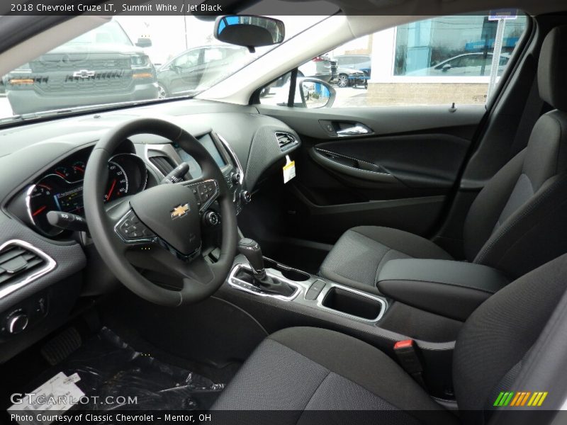Summit White / Jet Black 2018 Chevrolet Cruze LT