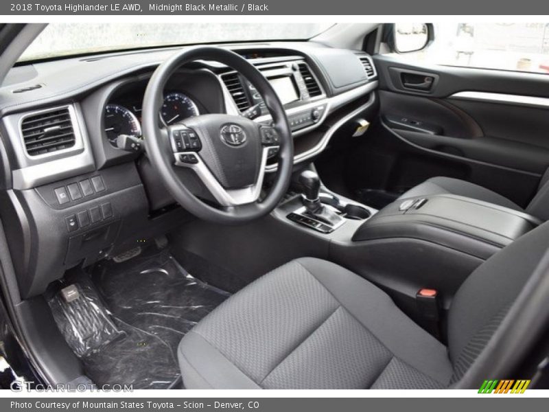 Midnight Black Metallic / Black 2018 Toyota Highlander LE AWD