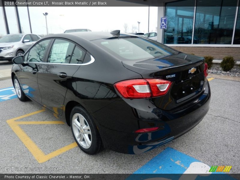 Mosaic Black Metallic / Jet Black 2018 Chevrolet Cruze LT