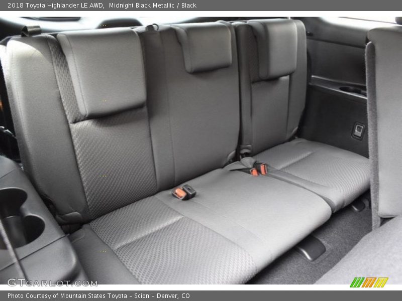 Midnight Black Metallic / Black 2018 Toyota Highlander LE AWD