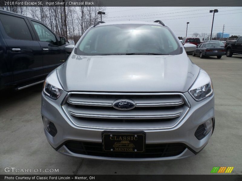 Ingot Silver / Charcoal Black 2018 Ford Escape SE