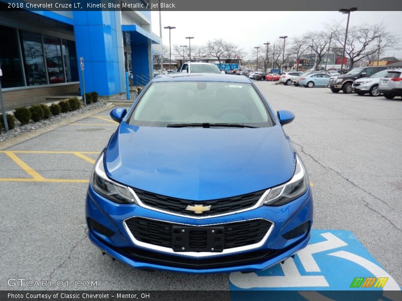 Kinetic Blue Metallic / Jet Black 2018 Chevrolet Cruze LT