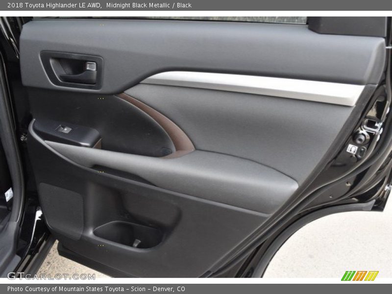 Midnight Black Metallic / Black 2018 Toyota Highlander LE AWD