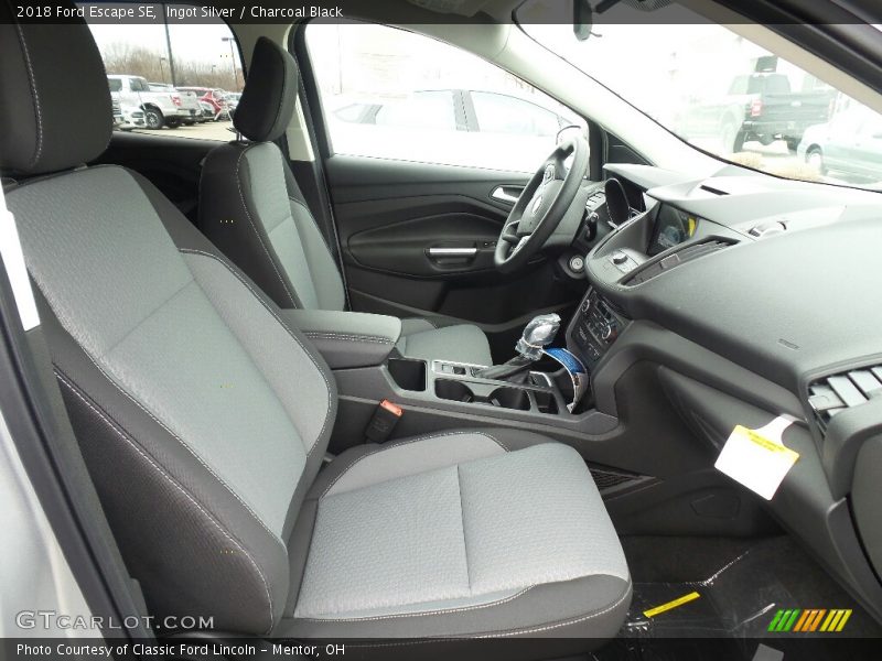 Ingot Silver / Charcoal Black 2018 Ford Escape SE