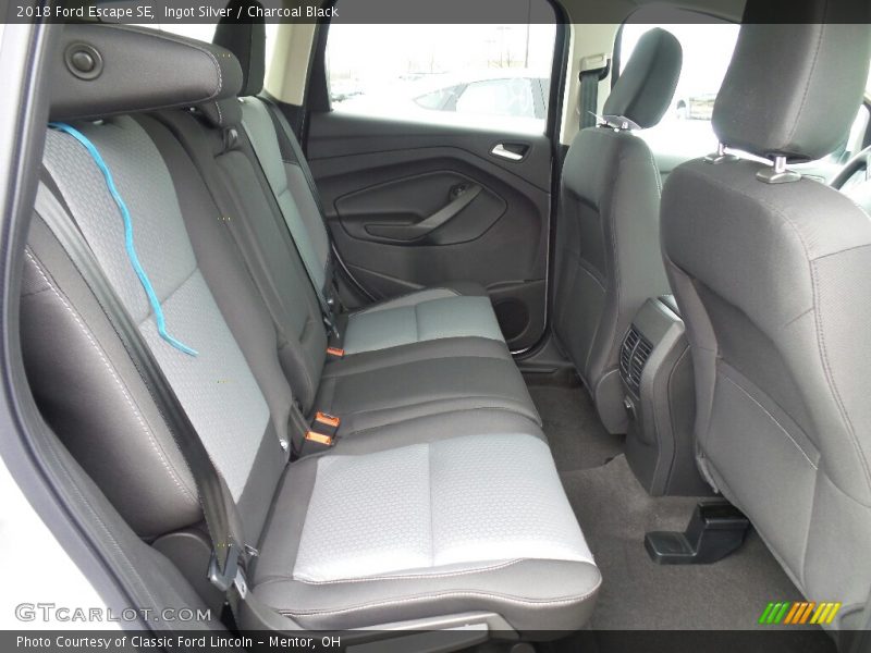 Ingot Silver / Charcoal Black 2018 Ford Escape SE