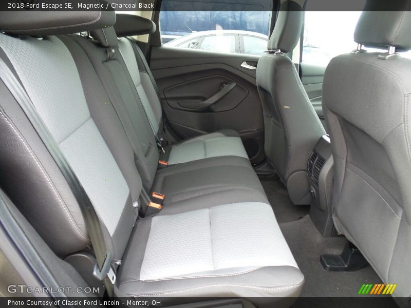 Magnetic / Charcoal Black 2018 Ford Escape SE