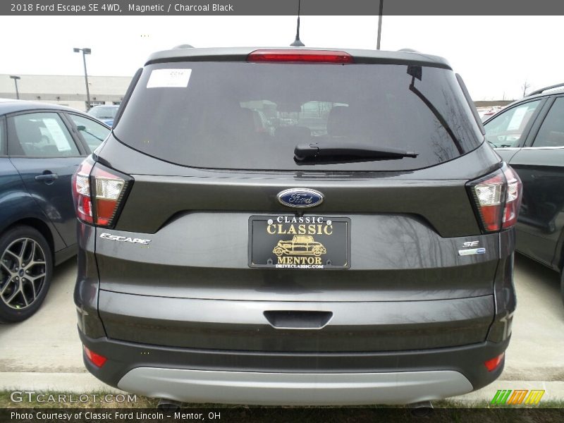 Magnetic / Charcoal Black 2018 Ford Escape SE 4WD