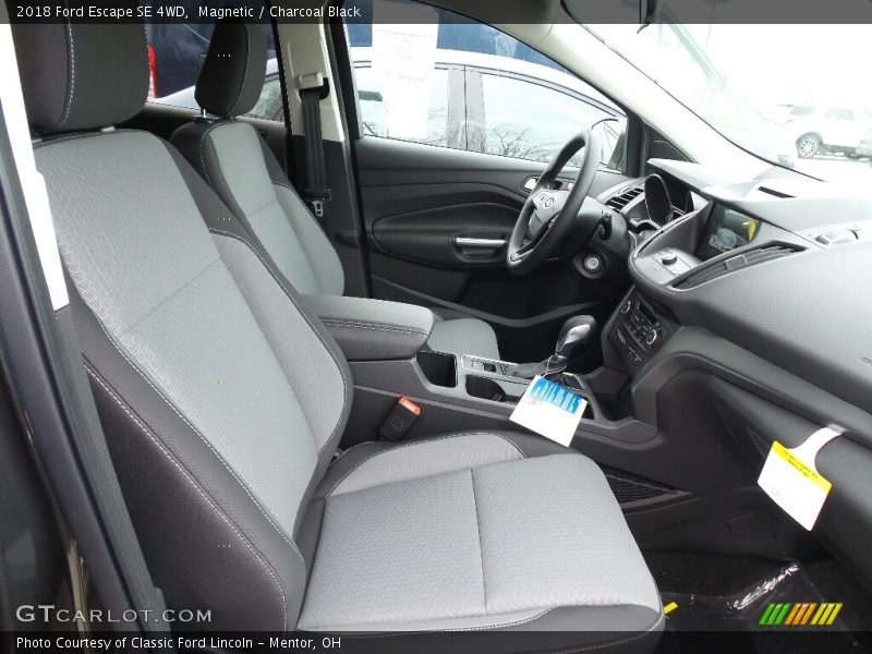 Magnetic / Charcoal Black 2018 Ford Escape SE 4WD