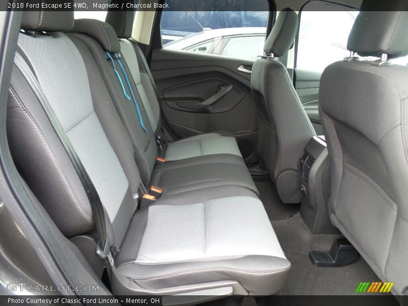 Magnetic / Charcoal Black 2018 Ford Escape SE 4WD