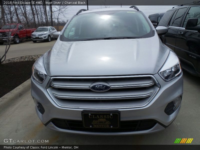 Ingot Silver / Charcoal Black 2018 Ford Escape SE 4WD