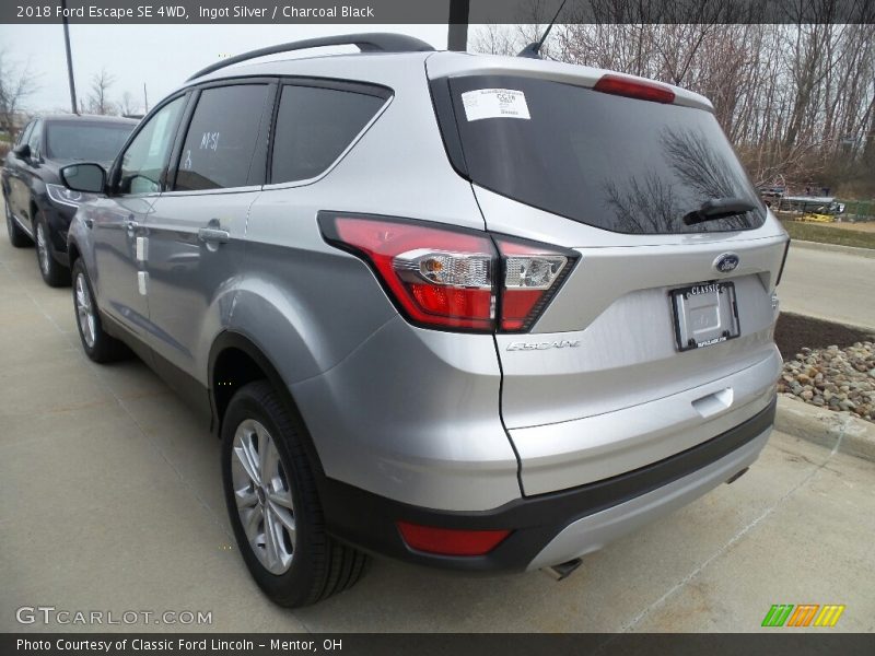 Ingot Silver / Charcoal Black 2018 Ford Escape SE 4WD