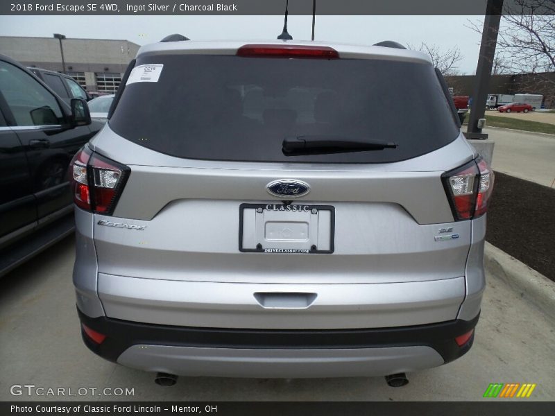 Ingot Silver / Charcoal Black 2018 Ford Escape SE 4WD