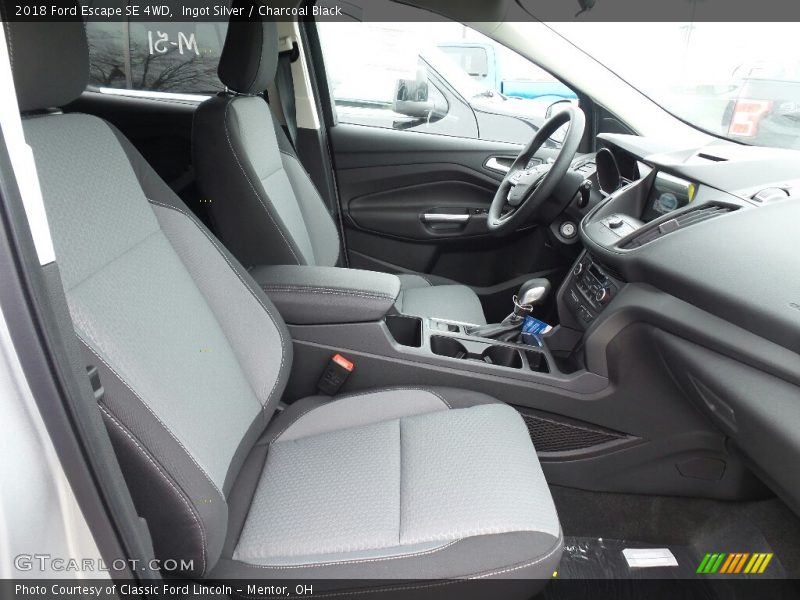 Ingot Silver / Charcoal Black 2018 Ford Escape SE 4WD