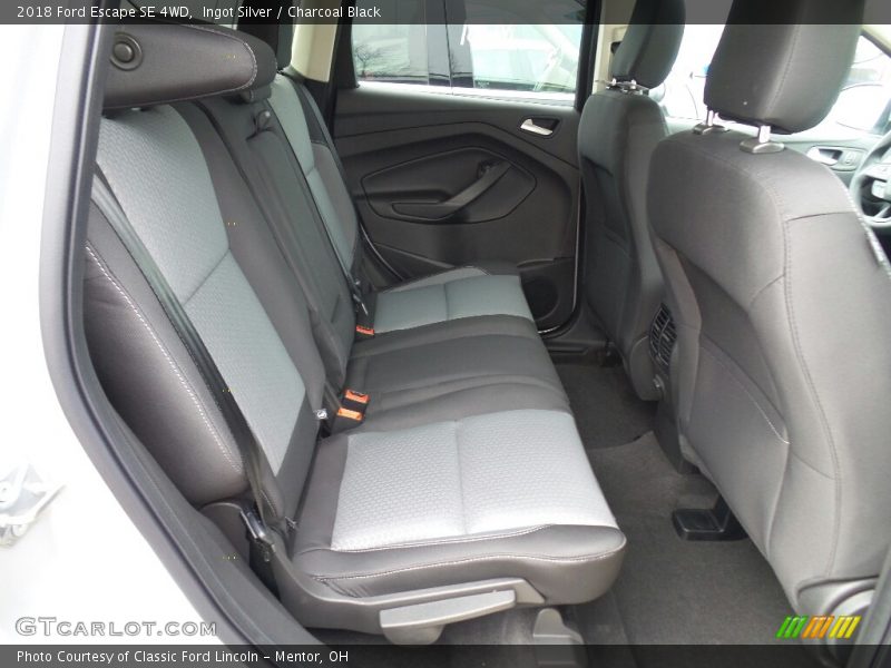 Ingot Silver / Charcoal Black 2018 Ford Escape SE 4WD