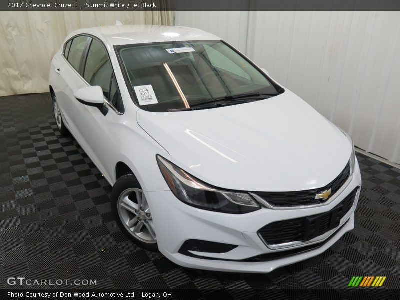 Summit White / Jet Black 2017 Chevrolet Cruze LT