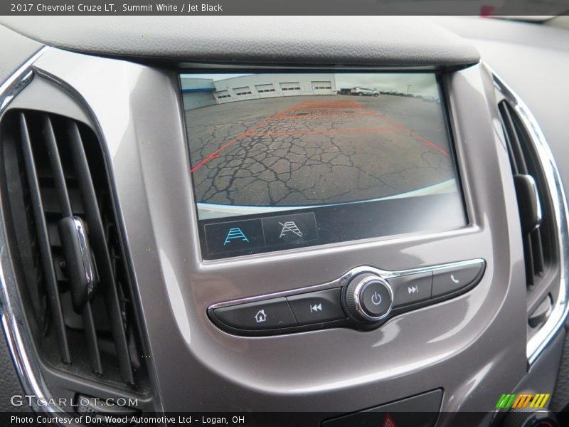 Summit White / Jet Black 2017 Chevrolet Cruze LT