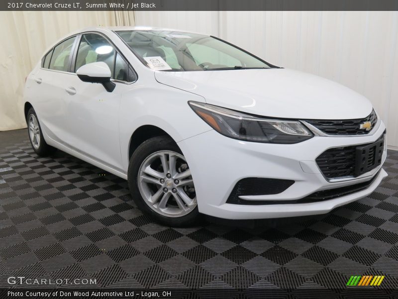 Summit White / Jet Black 2017 Chevrolet Cruze LT