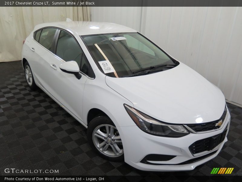 Summit White / Jet Black 2017 Chevrolet Cruze LT