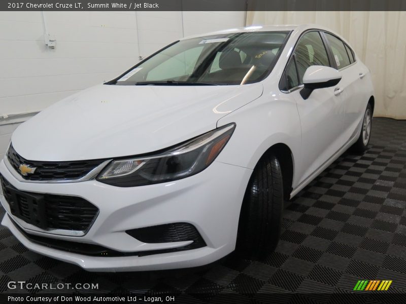 Summit White / Jet Black 2017 Chevrolet Cruze LT