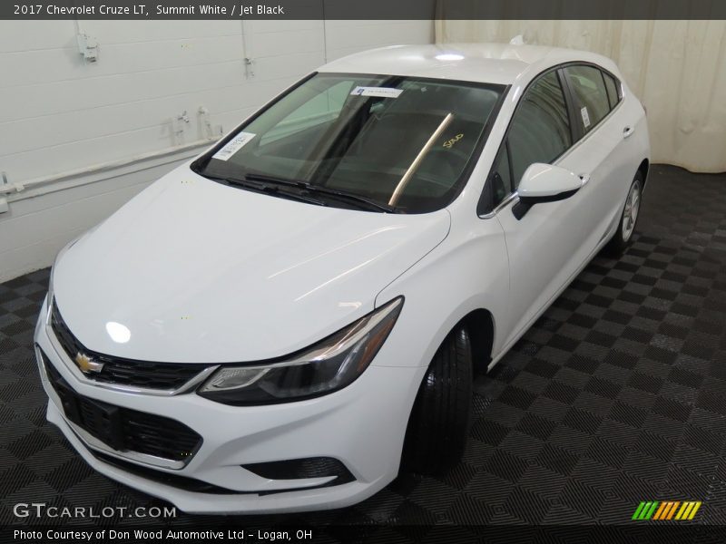Summit White / Jet Black 2017 Chevrolet Cruze LT