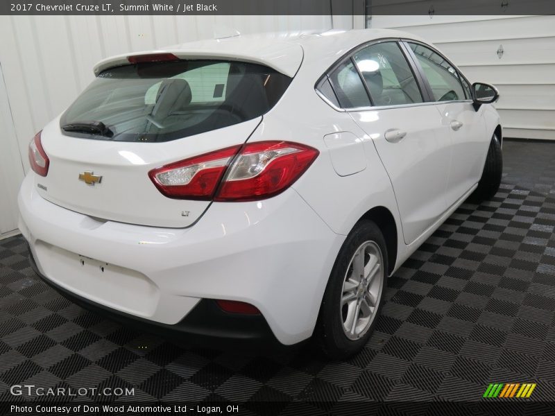 Summit White / Jet Black 2017 Chevrolet Cruze LT