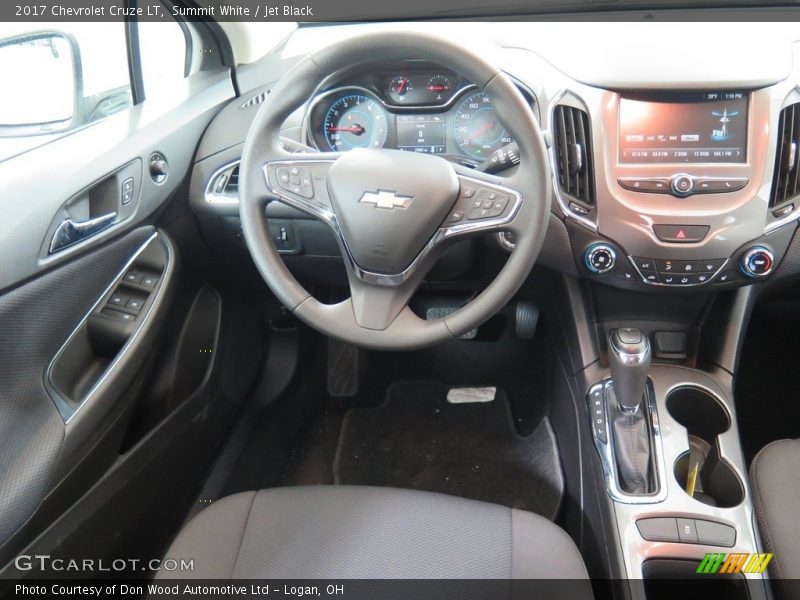 Summit White / Jet Black 2017 Chevrolet Cruze LT