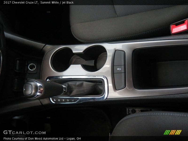 Summit White / Jet Black 2017 Chevrolet Cruze LT