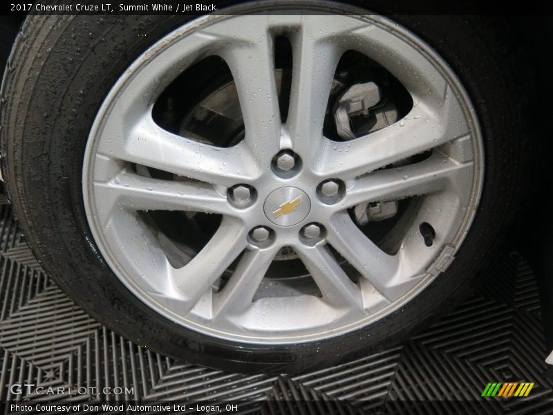 Summit White / Jet Black 2017 Chevrolet Cruze LT