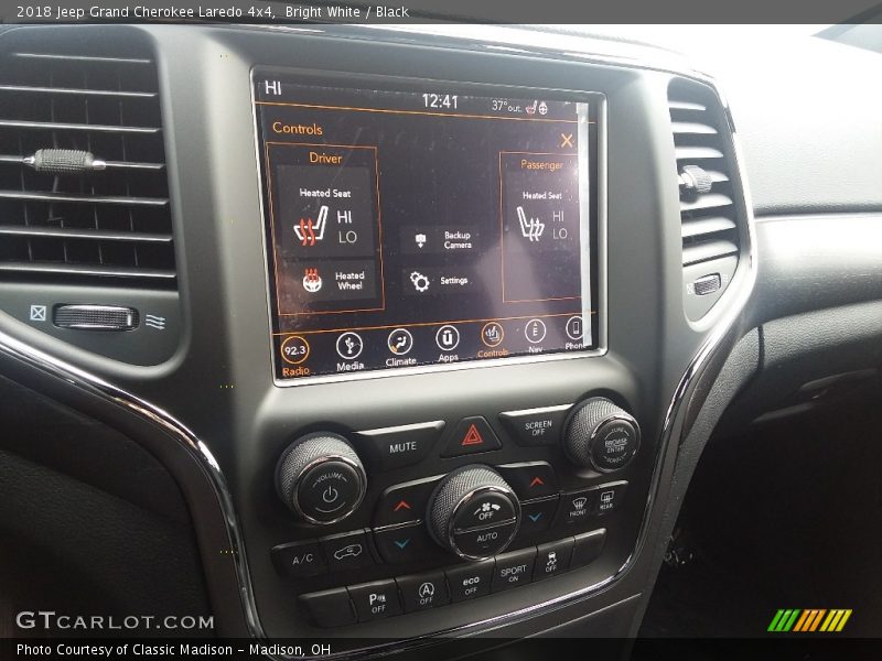 Bright White / Black 2018 Jeep Grand Cherokee Laredo 4x4